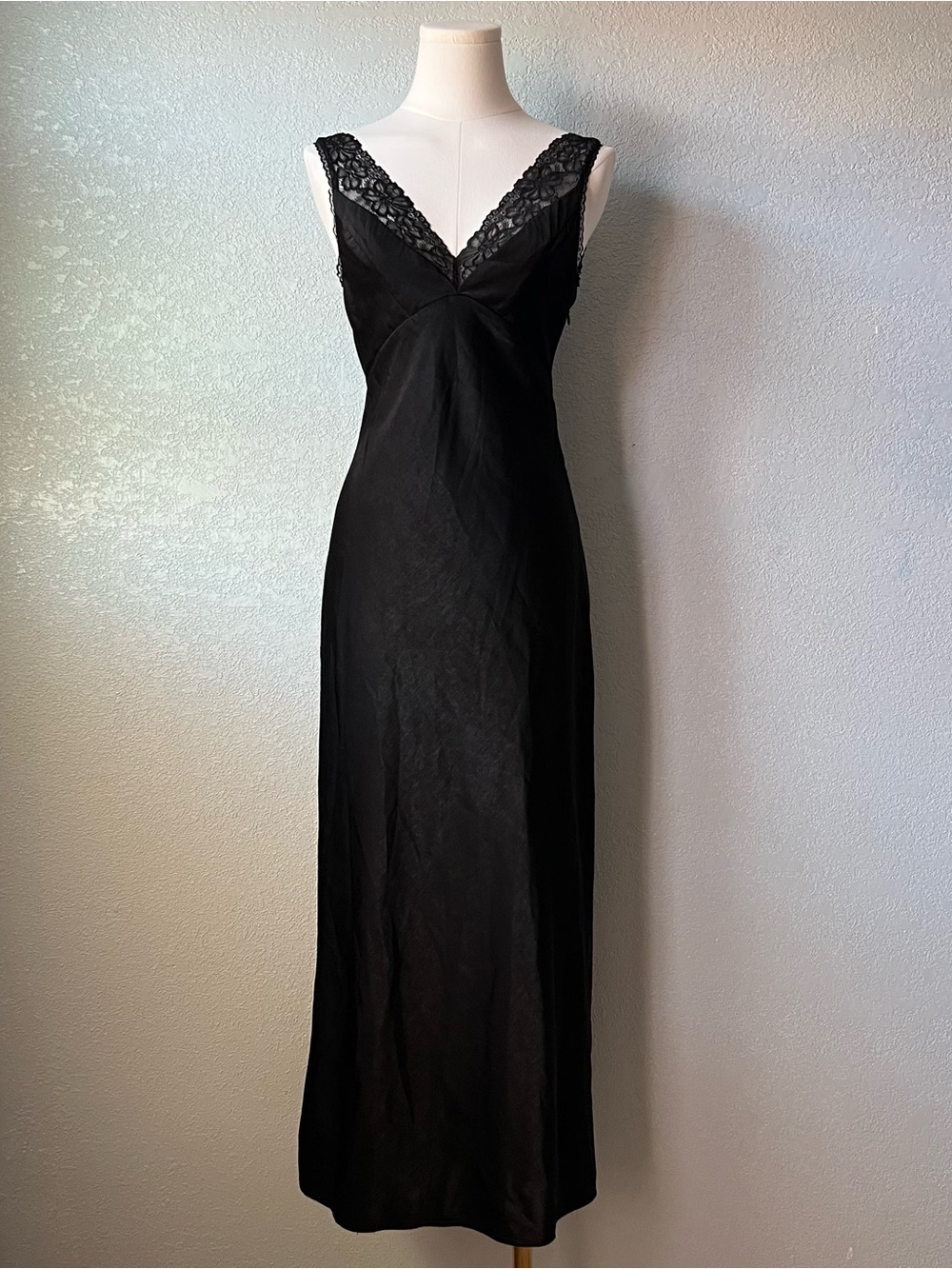 Tiger Mist Black Satin Lace Maxi Dress Sleevelessw V Neck Bias Cut Size XS